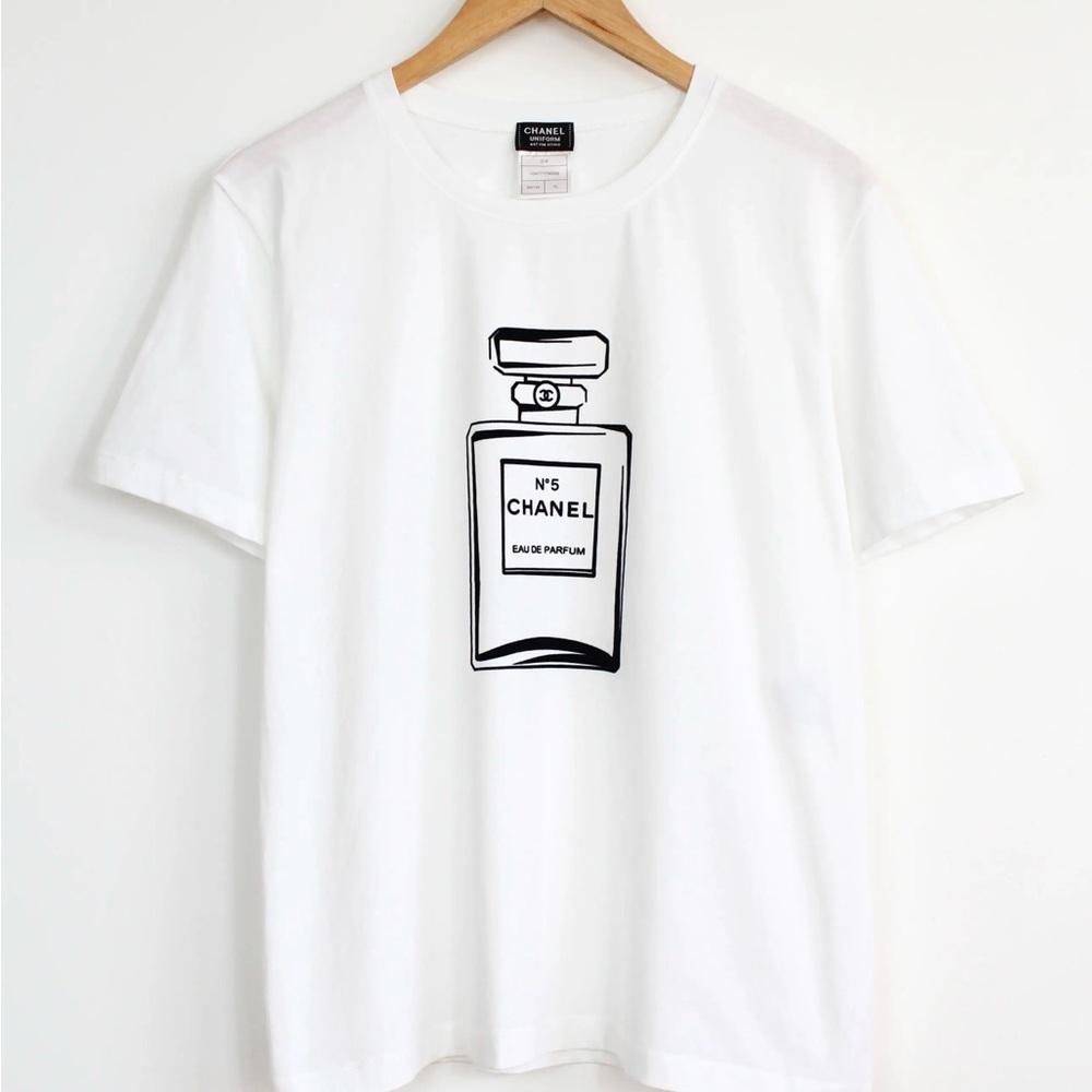 100% Authentic Chanel Uniform N5 CC Logo White Cotton Tee T-Shirt Sz S Brand New